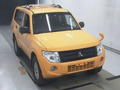 MITSUBISHI PAJERO