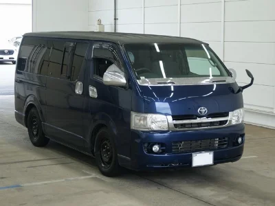 TOYOTA HIACE