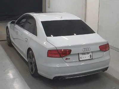 AUDI S8