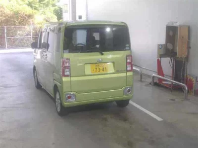 DAIHATSU WAKE