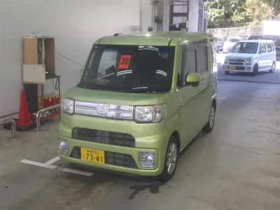 DAIHATSU WAKE