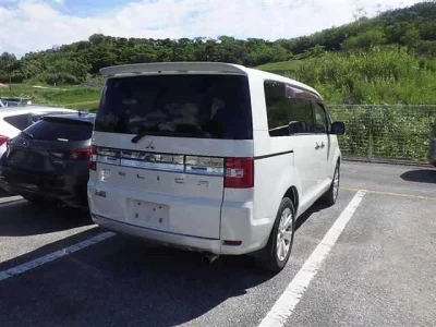 MITSUBISHI DELICA D5