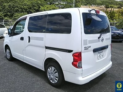 NISSAN NV200