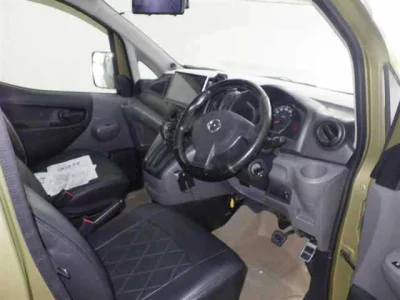 NISSAN NV200