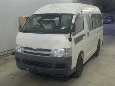 TOYOTA HIACE VAN