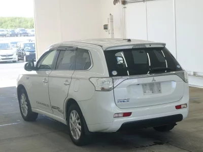 MITSUBISHI OUTLANDER PHEV