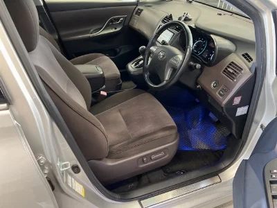 TOYOTA MARK X ZIO