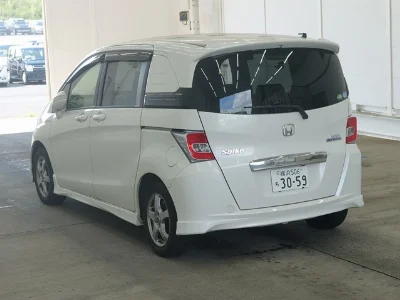 HONDA FREED SPIKE