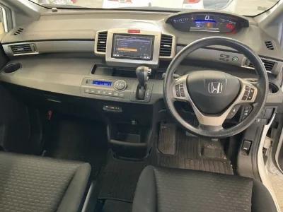 HONDA FREED SPIKE