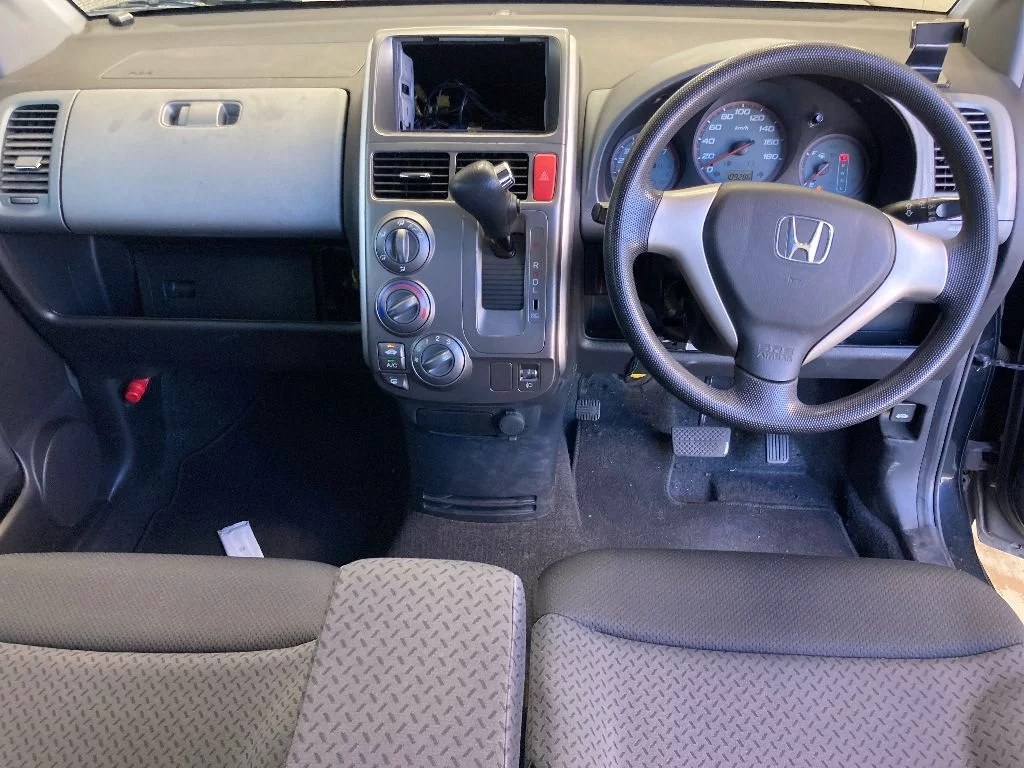 Honda Mobilio Spike  с аукциона в Японии
