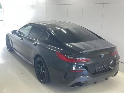 BMW 8 SERIES