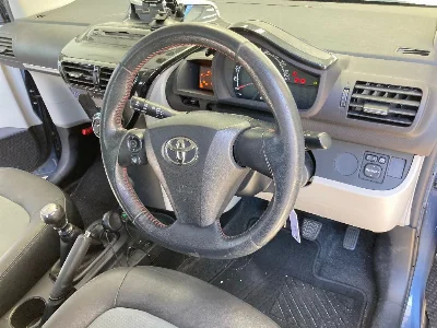 TOYOTA IQ
