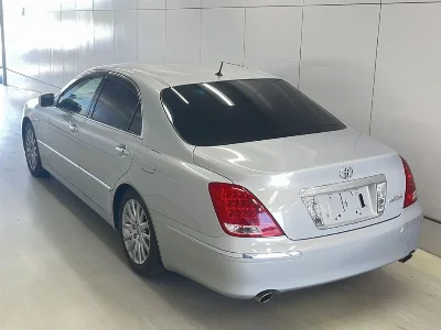 TOYOTA CROWN MAJESTA