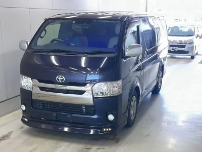 TOYOTA HIACE VAN