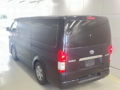 TOYOTA HIACE VAN