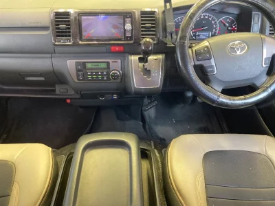 TOYOTA HIACE VAN