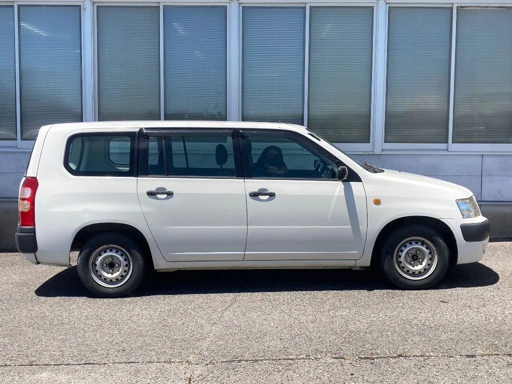 Toyota Succeed  с аукциона в Японии