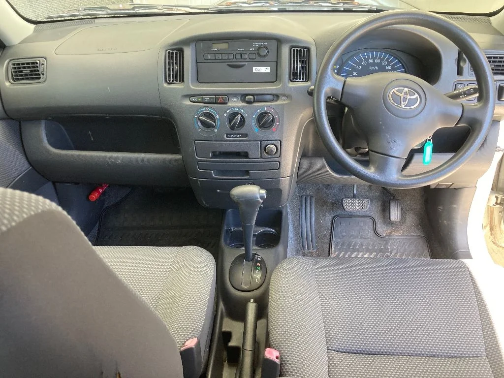 Toyota Succeed  с аукциона в Японии