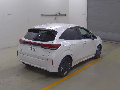 NISSAN AURA