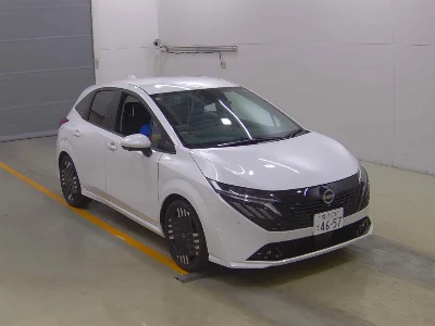 NISSAN AURA