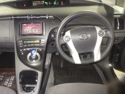TOYOTA PRIUS