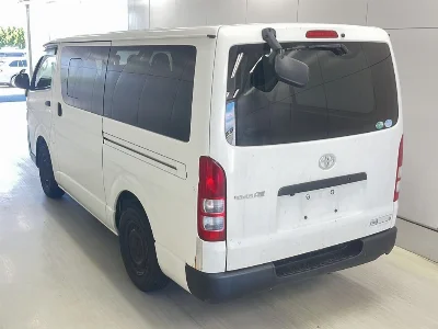 TOYOTA REGIUS VAN