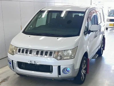 MITSUBISHI DELICA D5