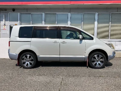 MITSUBISHI DELICA D5