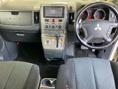 MITSUBISHI DELICA D5