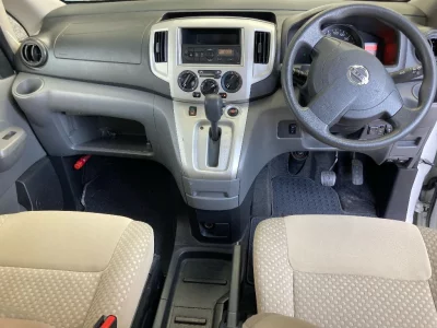 NISSAN NV200