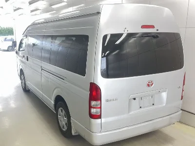 TOYOTA HIACE
