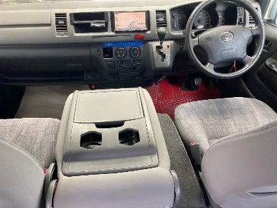 TOYOTA HIACE