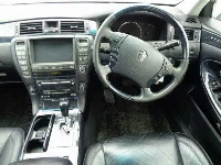 Цена авто Toyota Crown с аукционов Японии, номер кузова GRS182, пробег 190 000, оценка 