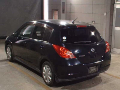 NISSAN TIIDA