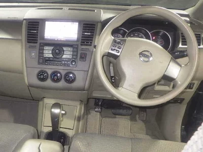 NISSAN TIIDA
