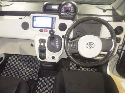 TOYOTA SPADE