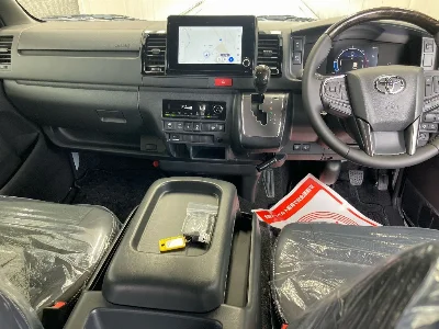 TOYOTA HIACE VAN