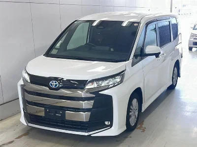 TOYOTA NOAH