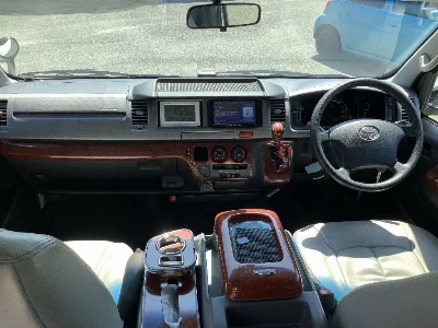 TOYOTA HIACE VAN