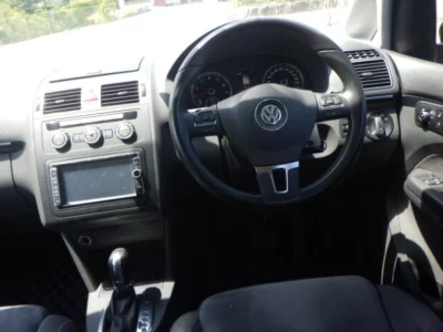 VOLKSWAGEN GOLF TOURAN