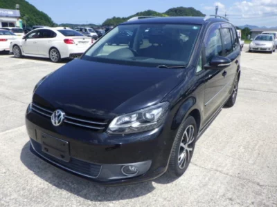 VOLKSWAGEN GOLF TOURAN