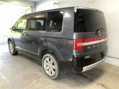 MITSUBISHI DELICA D5