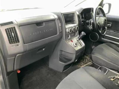 MITSUBISHI DELICA D5