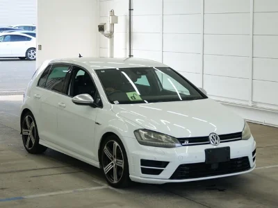 VOLKSWAGEN GOLF R