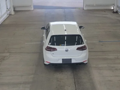 VOLKSWAGEN GOLF R