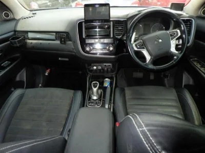 MITSUBISHI OUTLANDER PHEV