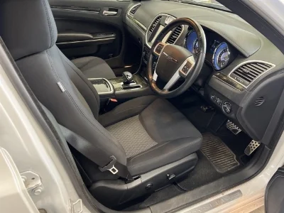 CHRYSLER 300