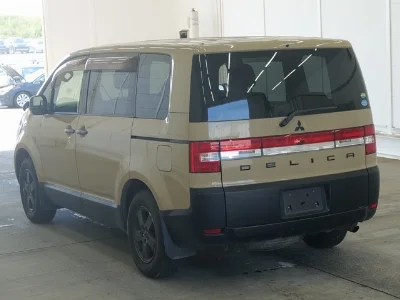 MITSUBISHI DELICA D5