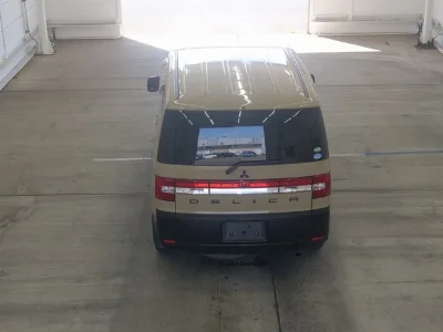 MITSUBISHI DELICA D5