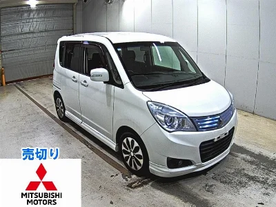 MITSUBISHI DELICA D2